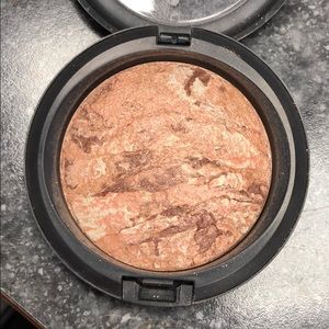 MAC POWDER- Gold Spill (lightly used)